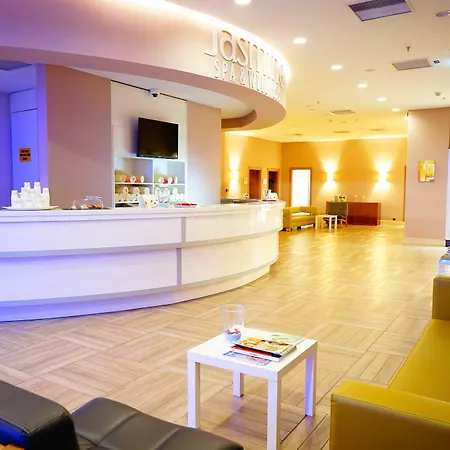 Отель Downtown 5*